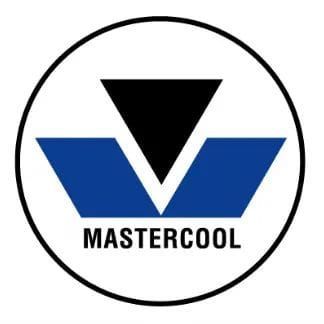 Um logotipo mastercool com um triângulo no meio